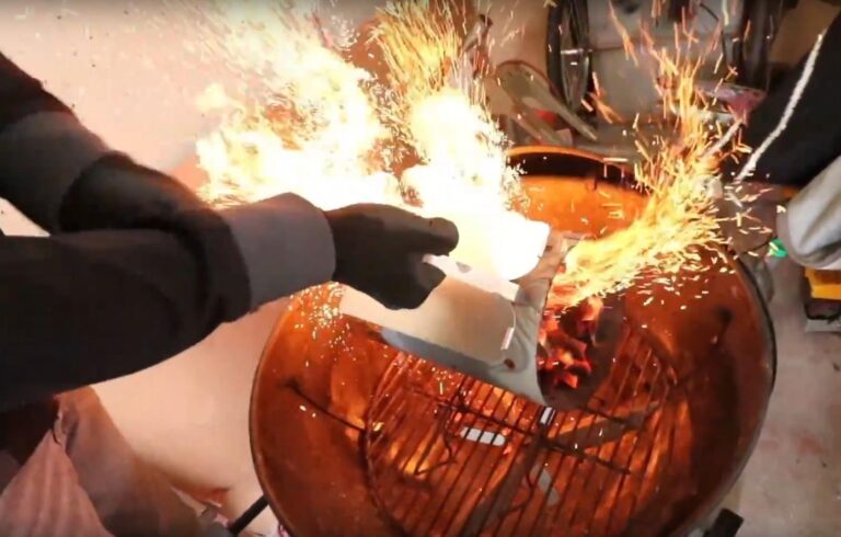 Mehr über den Artikel erfahren Kohlenmonoxid Melder: Wie gefährlich ist grillen in der Garage? (Wir testen es)