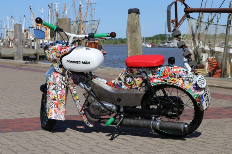 Mehr über den Artikel erfahren Freiwillige Zulassung für Simson & Moped (50ccm großes Nummernschild)