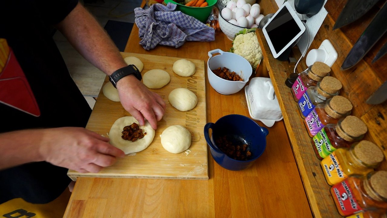 Du betrachtest gerade Banh Bao: Gefüllte Buns aus Asien – Ein einfaches Rezept zum Nachmachen