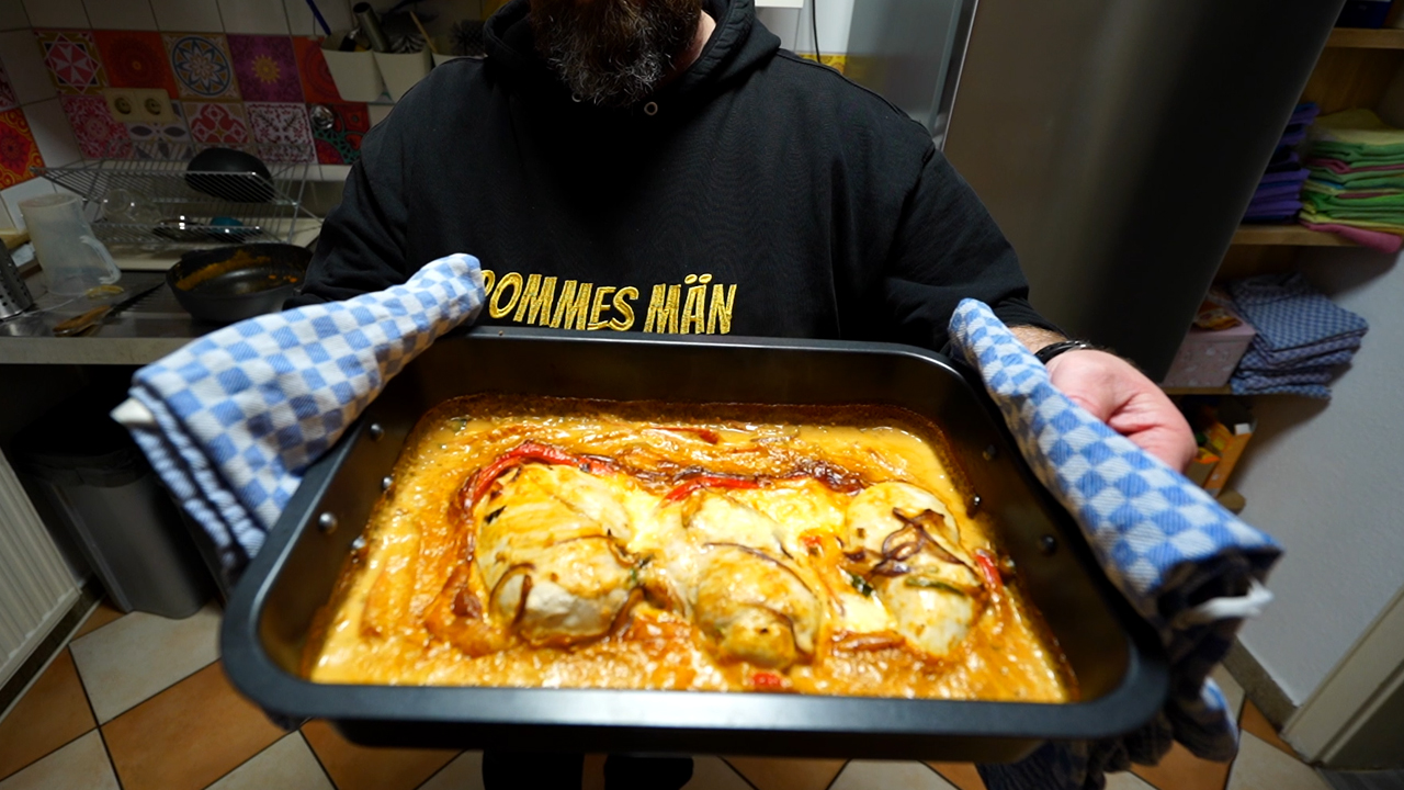 Du betrachtest gerade Paprika-Sahnehähnchen aus dem Backofen